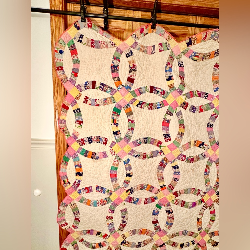 Handmade vintage wedding ring quilt